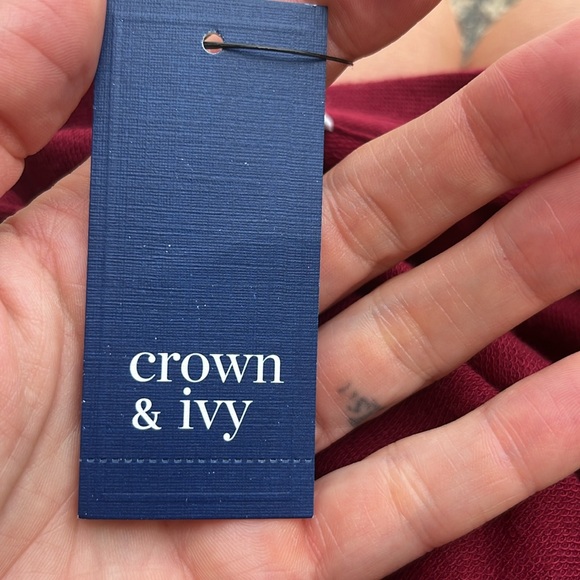 New crown & ivy cranberry long sleeve blouse - Picture 10 of 13